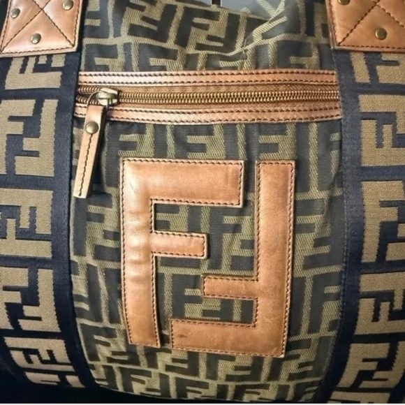 Fendi Zucca Vintage Weekender/Travel Bag PREOWNED/USED Mint condition - Picture 5 of 6